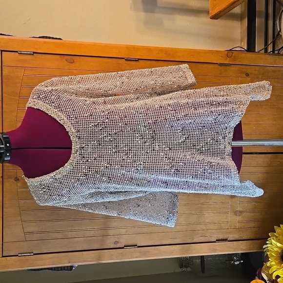 LU LU B 3/4 LENGTH SLEEVES PULLOVER TOP - Picture 1 of 8